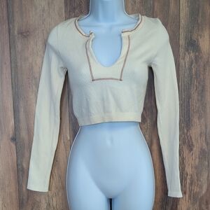 Altar'd State Cream Ribbed V Cut Fitted Crop Top XS/S              Q112